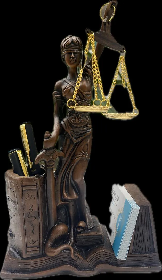مجسمه بانوی عدالت طرح جا کارتی و جا قلمی